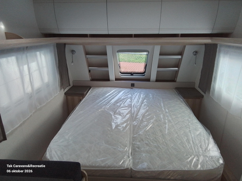 Hobby De Luxe 460 SFF Model 2027 met queensbed  foto: 5