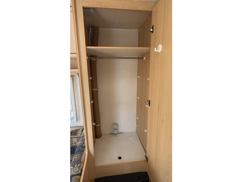Chateau Calista 390 TDZ treinzit vast bed toilet  foto: 5