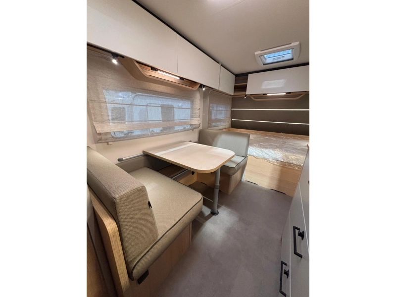 LMC Style 490 K model 2027, stapelbed  foto: 12