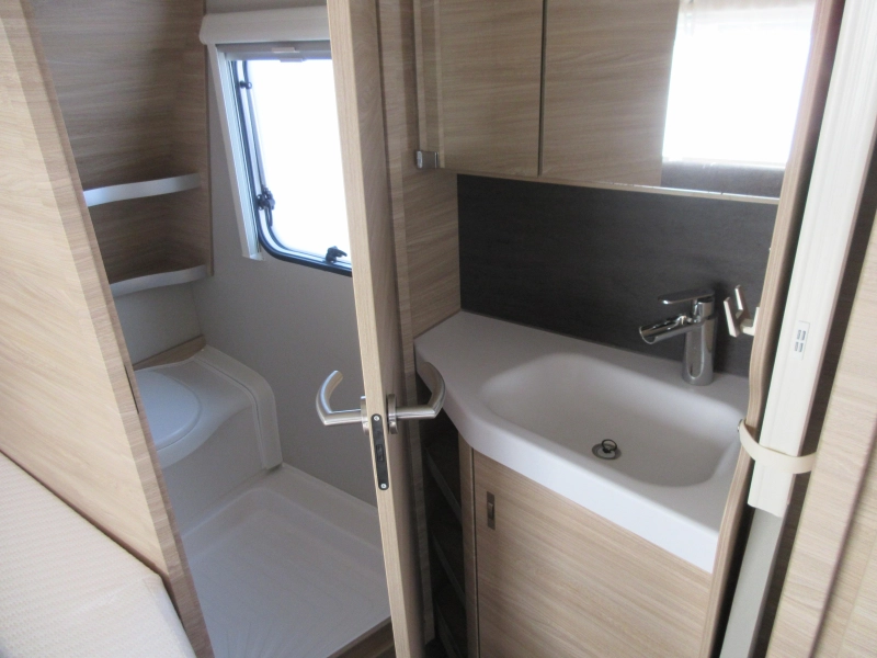 Knaus Sudwind 60 Years 450 FU ZEER NETJES, VASTE LUIFEL  foto: 7