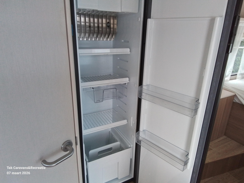 Dethleffs C'Joy 420 QSH Compleet met dwars bed  foto: 9
