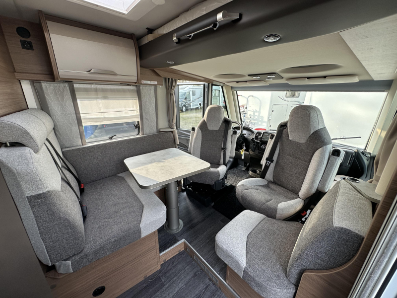 Knaus Van I 650 MEG AUTOMAAT COMPACT 180 PK  foto: 7