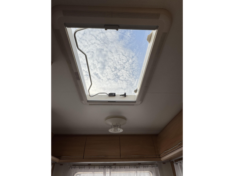 Bürstner Ventana 460 TS - Mover - Voortent  foto: 14
