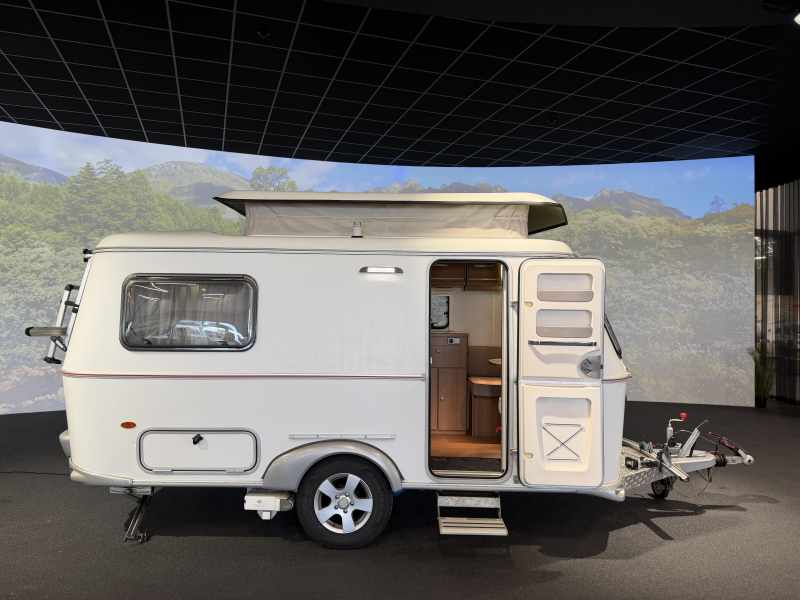 Eriba Touring Triton 410 mover / hefdak  foto: 2