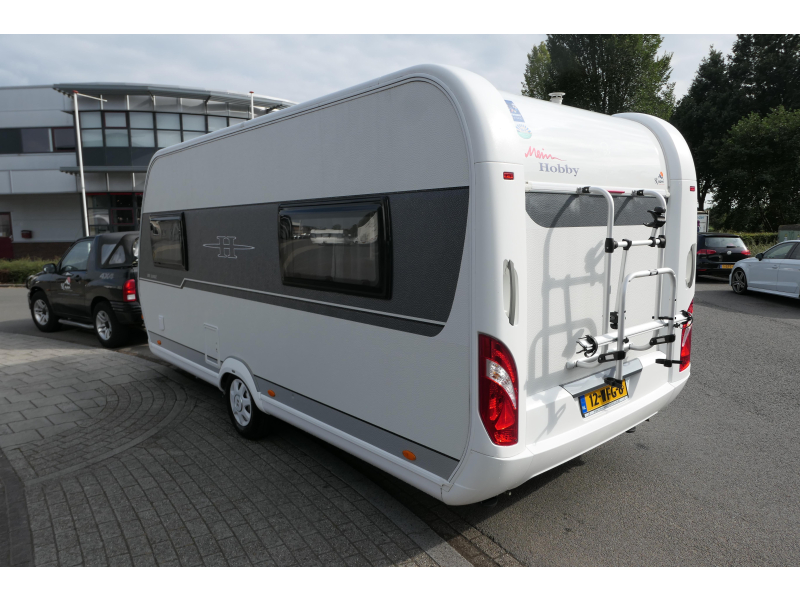 Hobby De Luxe 460 LU enk. bed mover en voort.  foto: 3