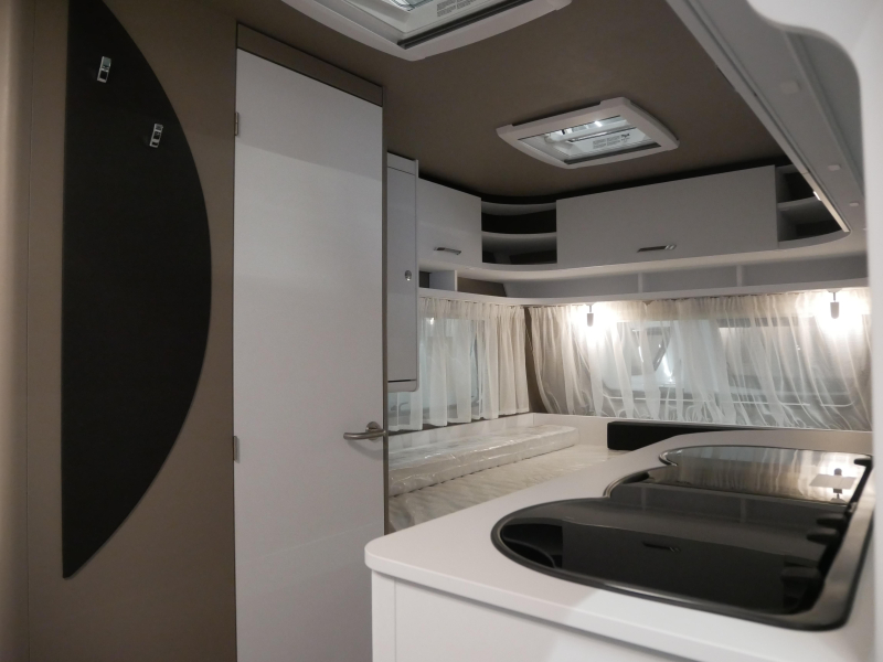 Dethleffs C'Go 475 EL GRATIS mover en luifel 