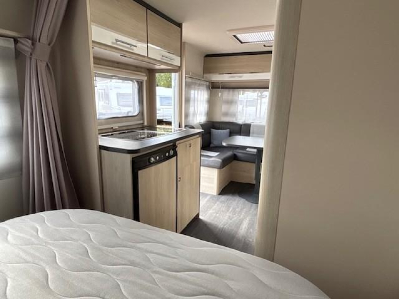 Caravelair Antares Style 470 mover, luifel, fietsenrek  foto: 17