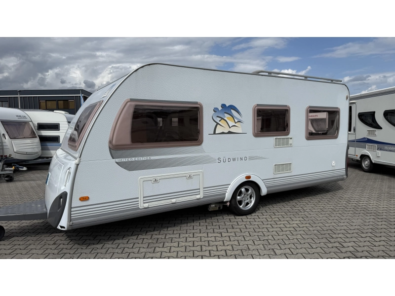 Knaus Sudwind 500 FU frans bed rondzit toilet  foto: 15