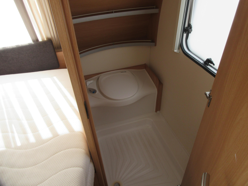 Knaus Sudwind Silver Selection 450 FU MET MULTINOVA VOORTENT  foto: 11