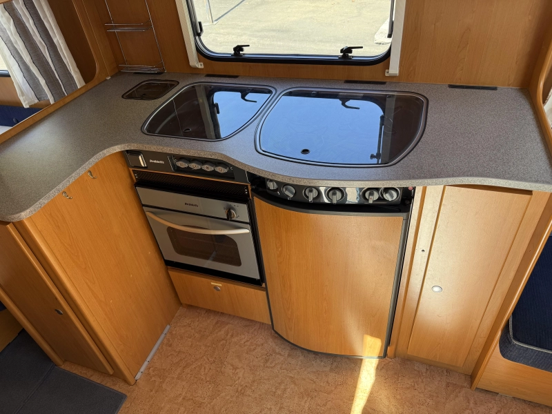 Dethleffs Lifestyle 500 DB FRANSBED RONDZIT TENT TOP  foto: 18