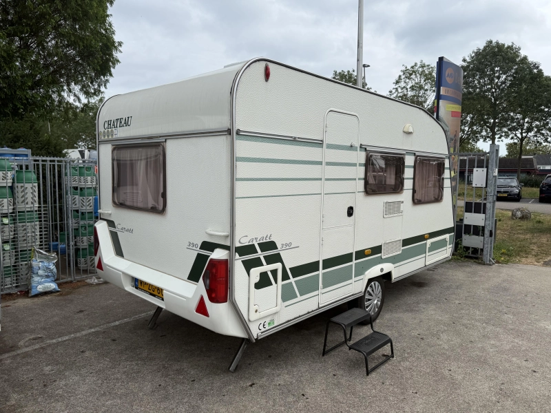 Chateau Caratt 390 + voortent 