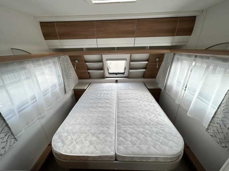 Hobby De Luxe 460 SFF uiterst compleet  foto: 8