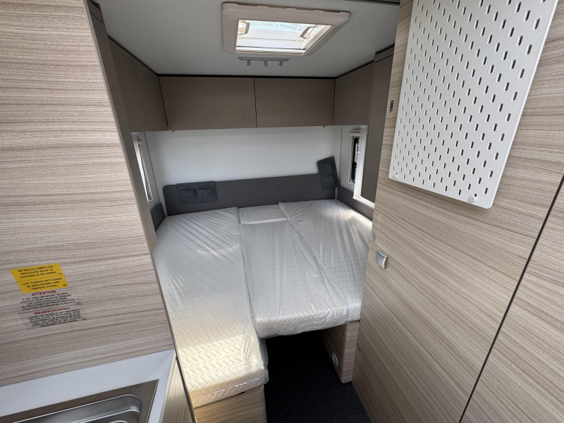 Adria Altea 502 UL 60 Year, deur met raam  foto: 9