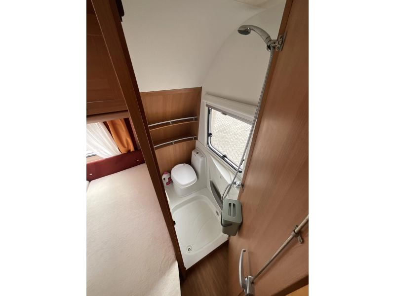 Knaus Azur NL Premiumline 450 FU VOORTENT-MOVER  foto: 10