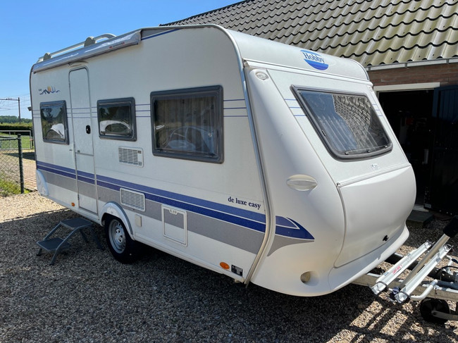 Hobby 450 De Luxe Easy vast bed , rondzit hoofdfoto: 1