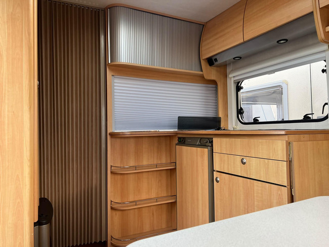 HOME-CAR Racer Spirit 45 | Fietsenrek | Voortent | Fransbed | Kachel | Dinnete foto: 15
