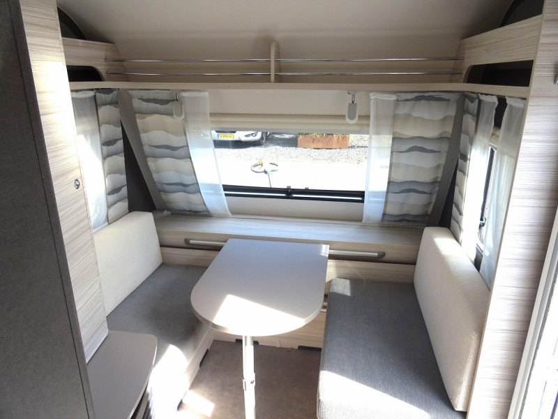 Dethleffs C'Joy 460 LE zeer nette caravan  foto: 4