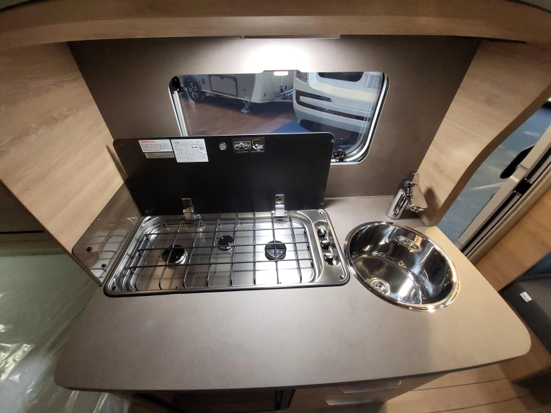 Knaus Sudwind Black Selection 460 EU super compleet af fabriek  foto: 16