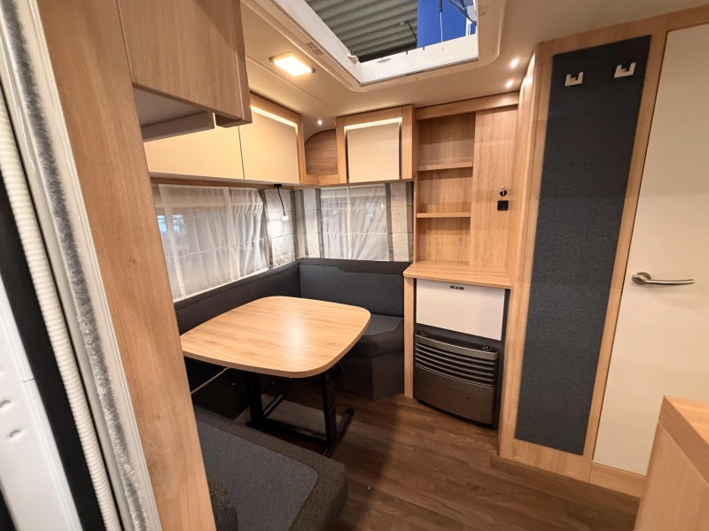 Knaus Sport 460 EU 1800KG + Enkele bedden 