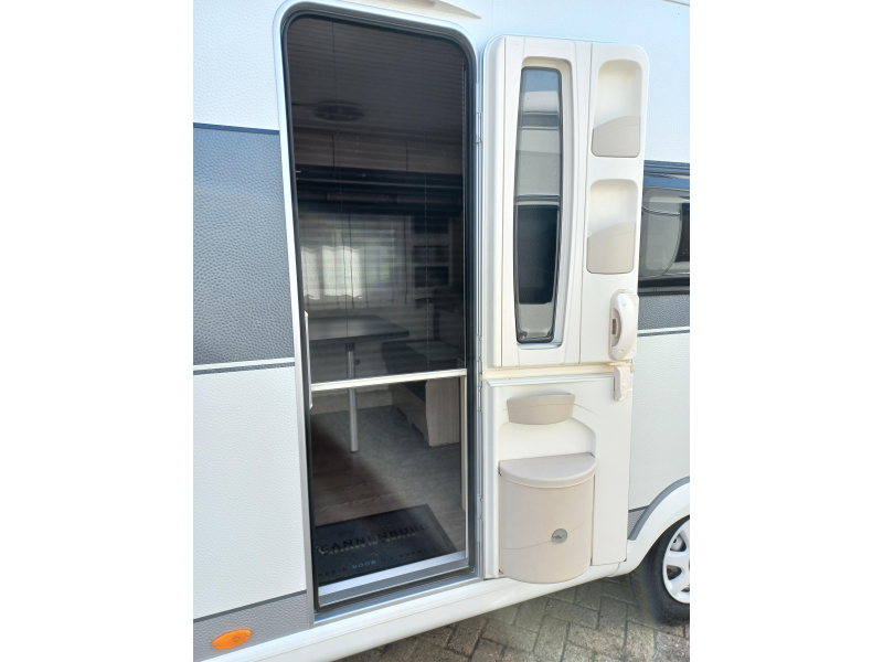 Hobby De Luxe Edition 440 SF voortent-cassette-mover 