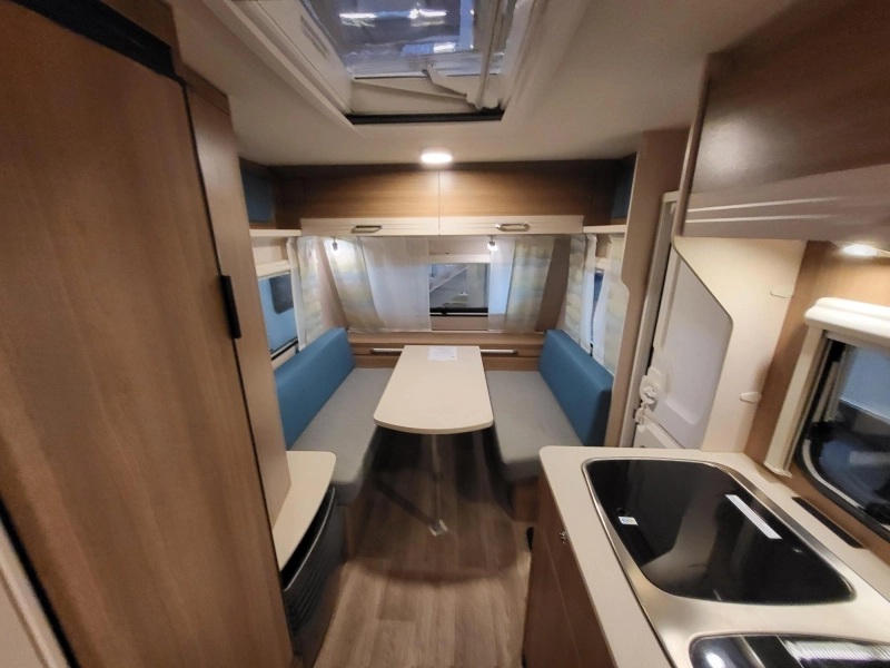 Dethleffs C'Joy 410 LK inclusief Dorema voortent  foto: 13