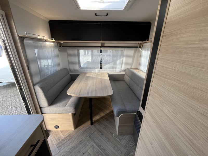 Caravelair Sport Line 492 Unico Verona Prs-voorwand 