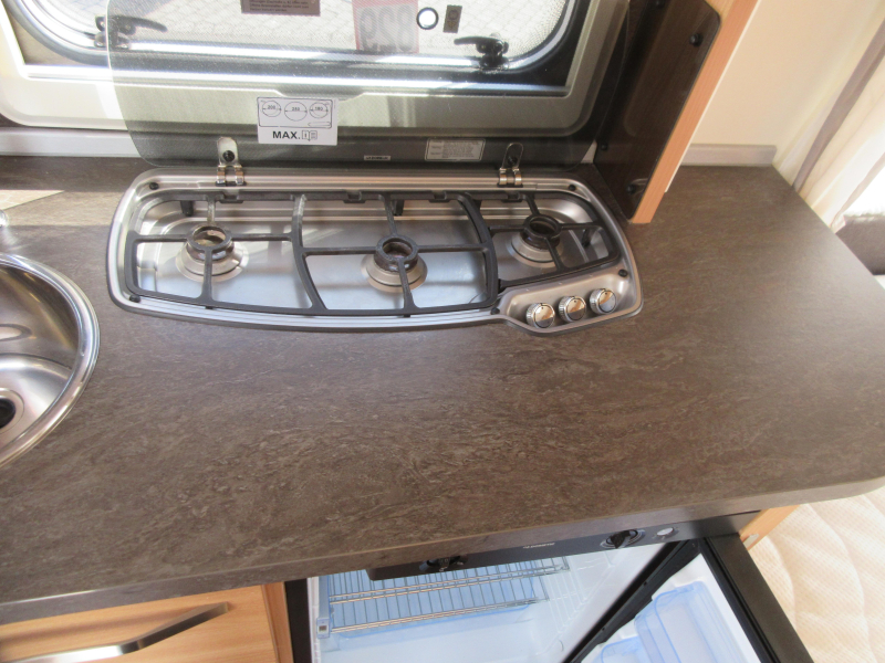 Knaus Sudwind Silver Selection 450 FU MET MULTINOVA VOORTENT  foto: 9