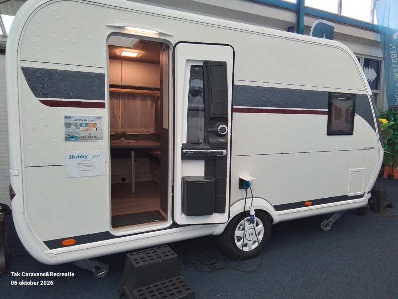 Hobby De Luxe 400 SFE model 2027 frans bed 