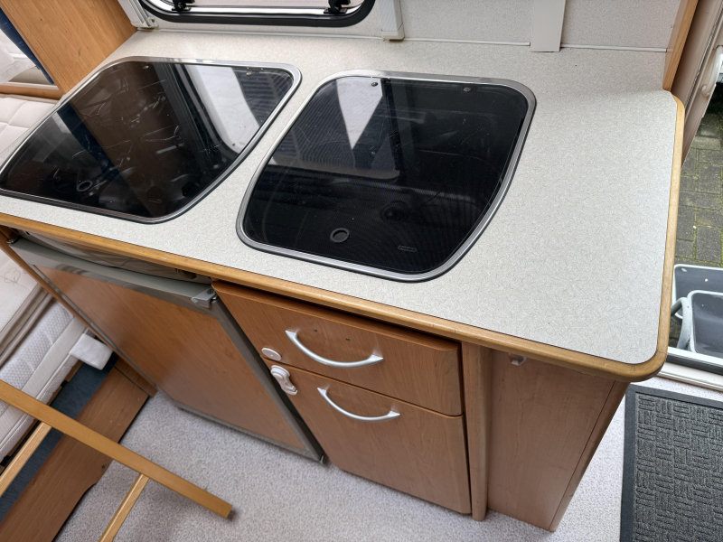 Knaus Blue Line 450 TK STAPELBED VASTBED RONDZIT  foto: 7