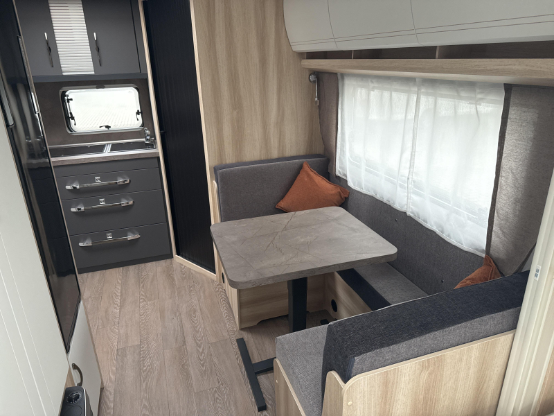 Hobby De Luxe 460 SL Model 2027  foto: 5
