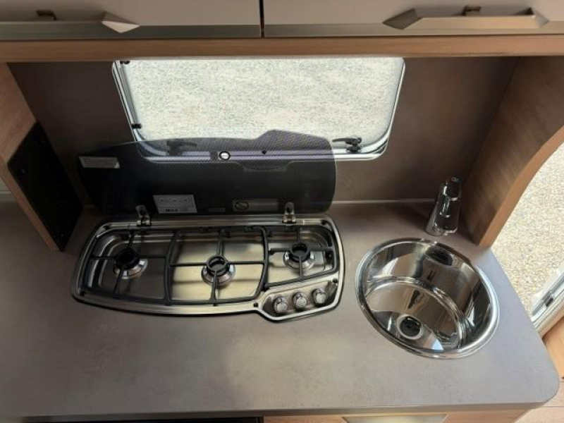 Knaus Sudwind 60 Years 500 EU mover airco fietsenrek  foto: 16