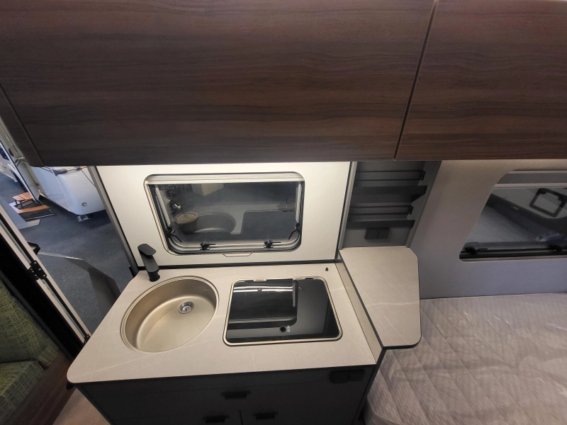 Eriba Novaline 442 V gratis mover  foto: 9