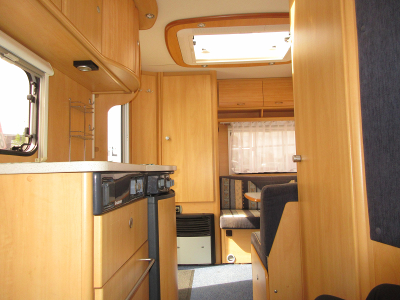 Dethleffs Camper 440 DB DWARSBED EN MOVER 