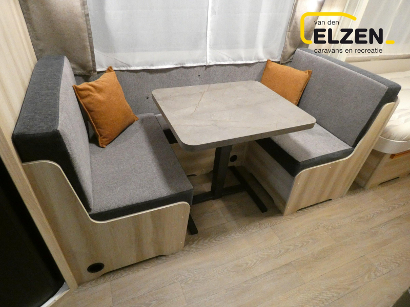 Hobby De Luxe 460 SL actie prijs, incl. opties  foto: 9
