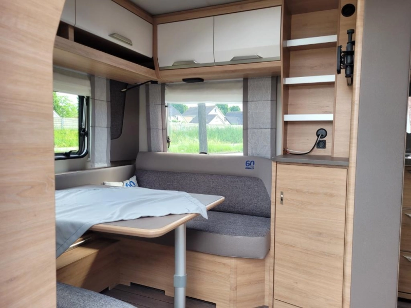 Knaus Sudwind Black Selection 460 EU Red Edition 