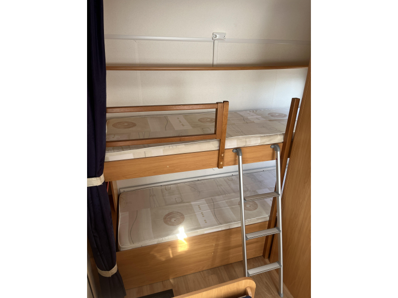 Chateau Calypso 480 KMD Stapelbed - Voortent  foto: 16
