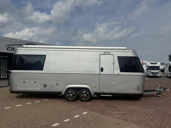 Eriba T 820 (TOURING 820) full options EP level systeem lengte bedden XT mover Truma zonnepanelen 2x dakairco Dometic elktr schotel