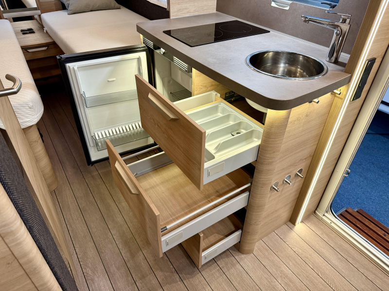 Knaus Sudwind 60 Years 460 EU E-Power super compleet  foto: 13