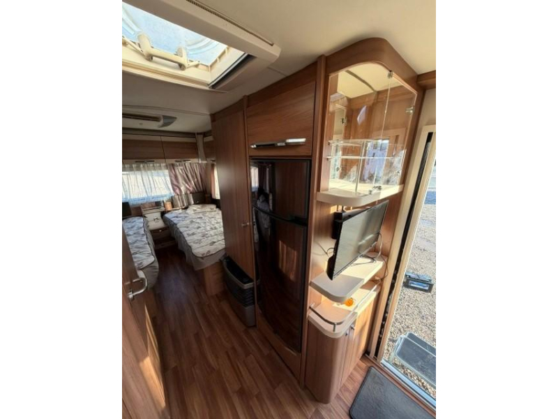 Knaus Sudwind Exclusive 580 EU mover luifel unico genua  foto: 15