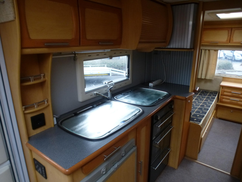 Elddis Crusader Solano 530 mover en voortent  foto: 8
