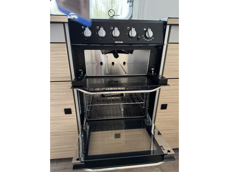 Eriba Touring 630 Urban uitvoering  foto: 3