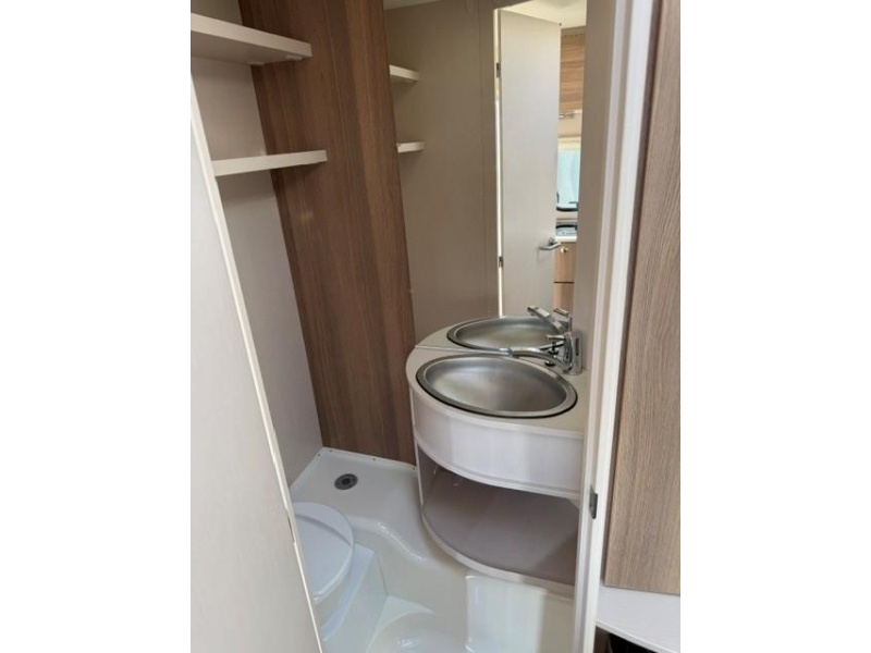 Dethleffs C'Joy 480 QLK mover airco stapelbed  foto: 19