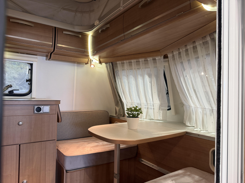 Eriba Touring Triton 410 mover / hefdak  foto: 9
