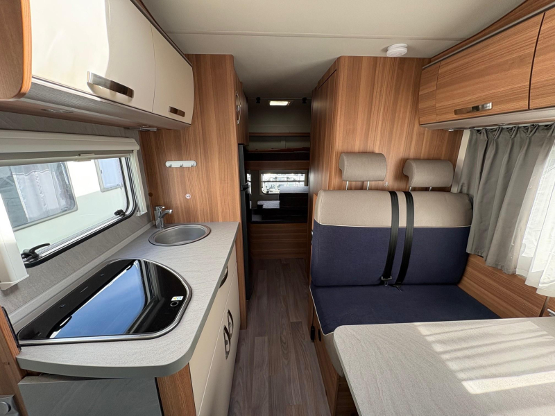 Weinsberg CaraHome 600 DKG Stapelbed/alkoof/6-zitpls  foto: 6