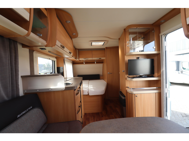 Knaus Sudwind Silver Selection 450 FU Mover Vloerverwarming  foto: 10