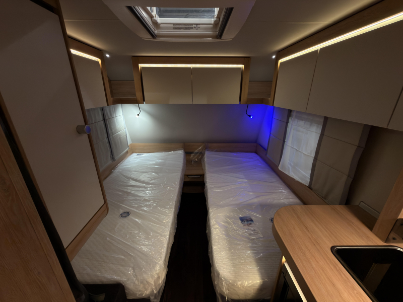 Knaus Sport Platinum 500 EU Platinum+vloer+1800KG  foto: 13