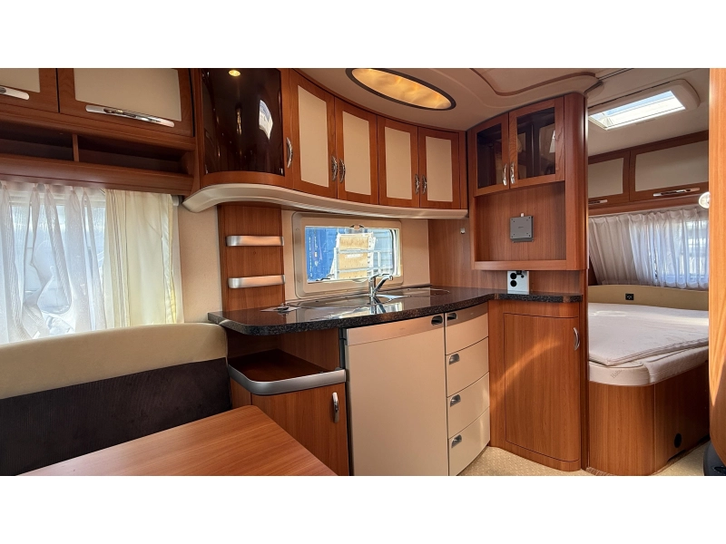 Hobby Prestige 495 UFE frans bed rondzit toilet 