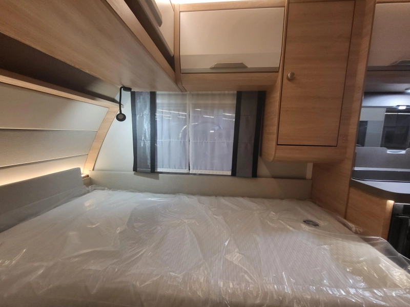 Knaus Sudwind Black Selection 460 EU mooi compleet af fabriek  foto: 20