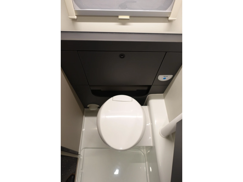 Adria Action Sport 391 LH 'Off-road' en compleet  foto: 10