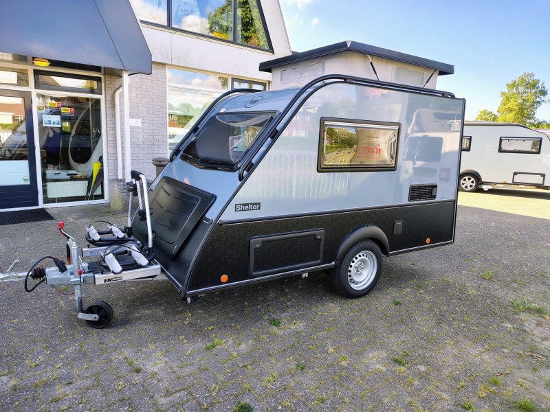 Kip Shelter Plus ---TE HUUR---  foto: 1